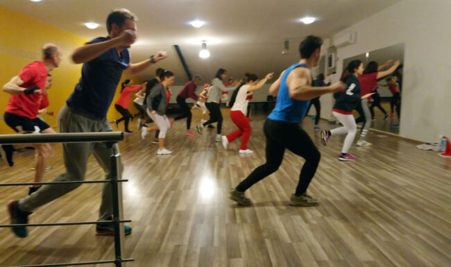 Participants au Bootcamp de Noël 2019 à Planète Fitness Rixheim, entre cours collectif dynamique et moment convivial autour d’un apéro